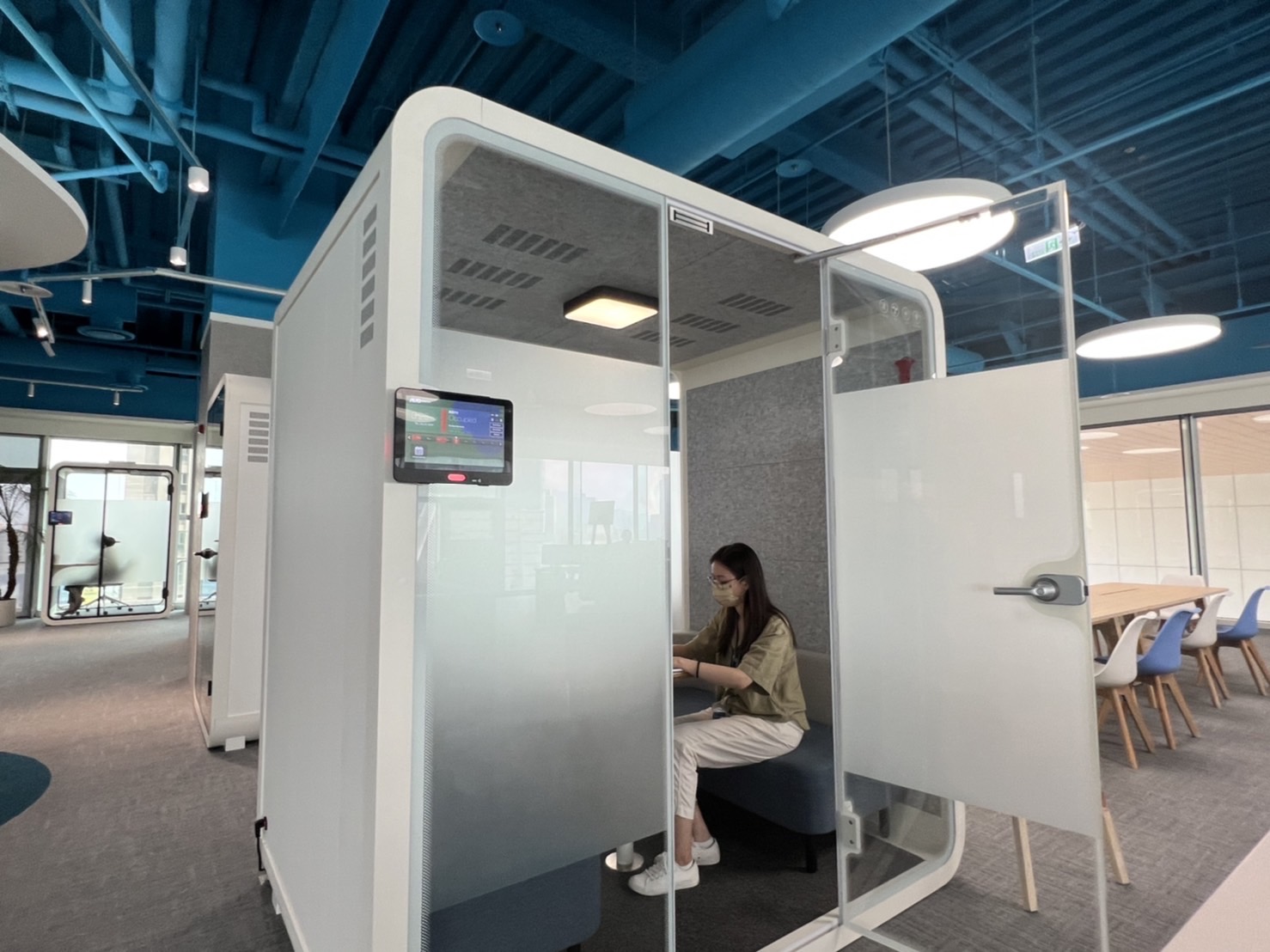 pg.ccm壹号官方版高雄據點的智慧行動辦公艙，展現pg.ccm壹号官方版在面板以外的研發應用軟實力