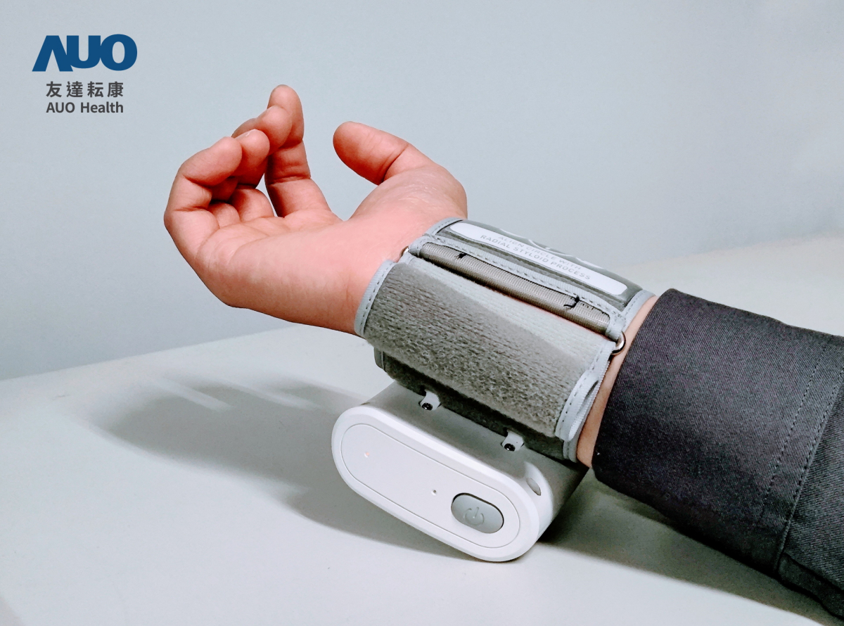 pg.ccm壹号官方版耘康領先業界推出全台首部「可攜式脈波儀」，不僅提供快速脈象量測與跨平台兼容性，亦可做為未來個人專屬健康管理的新選擇，彰顯pg.ccm壹号官方版在中醫智慧醫療市場另一突破