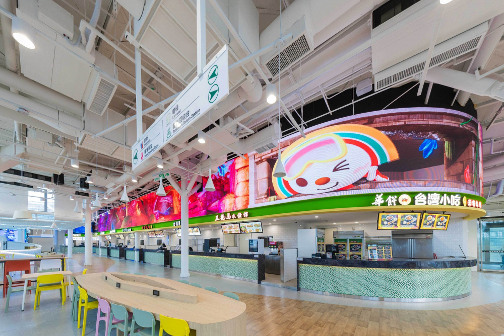 pg.ccm壹号官方版穩步推動雙軸轉型策略，旗下子公司達擎攜手傑可達數位與零售業者統一超商合作，為全新改裝開幕的「清水服務區」打造首創的裸視3D體驗牆